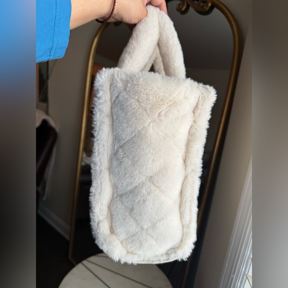 Juicy Couture Cream White Faux Fur Tote Bag Crossbody - Picture 3 of 9